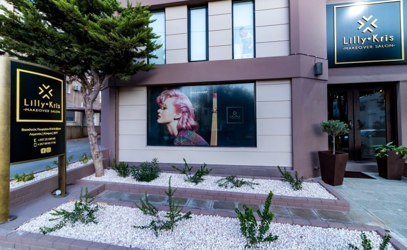 Lilly & Kris Makeover Salon
