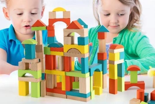 Σετ Κλασσικά Ξύλινα Τουβλάκια σε Διάφορα Χρώματα και Σχήματα 100 Τμχ για 12m+ Phoohi