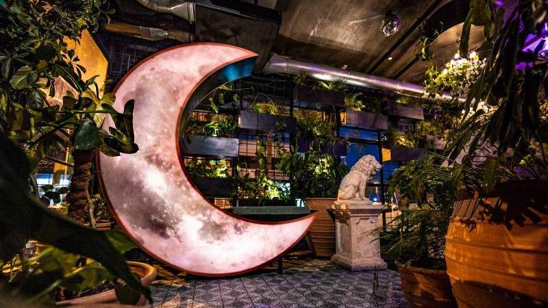 Moon Lounge Bar