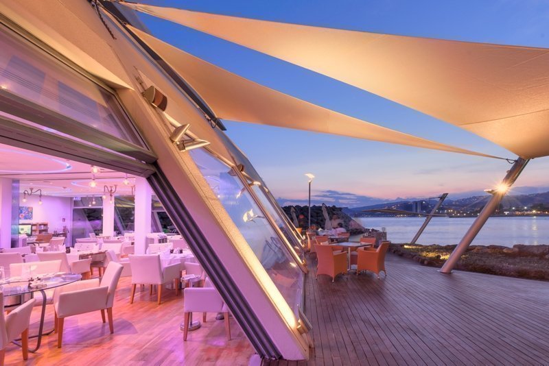 Sailor’s Rest Lounge Bar Restaurant - St Raphael Resort