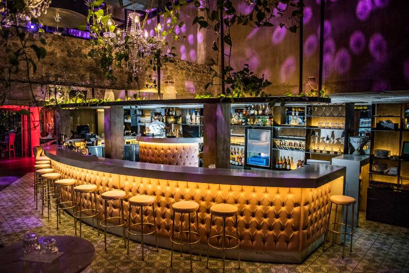 Moon Lounge Bar