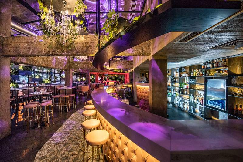 Moon Lounge Bar